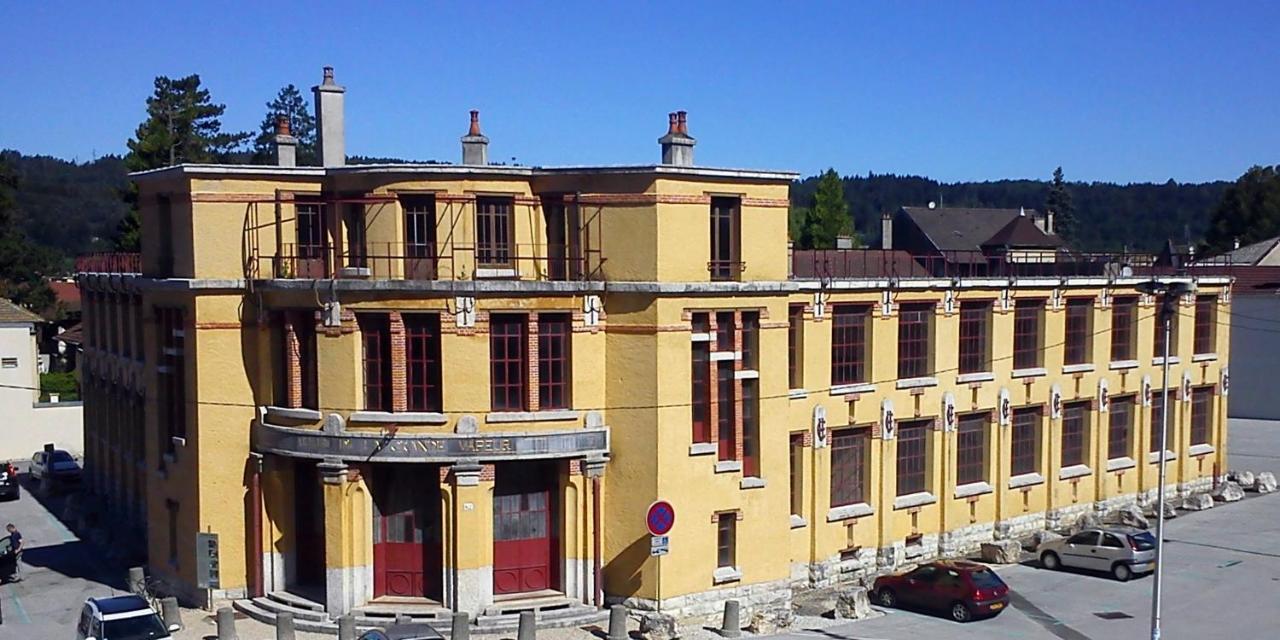 Ferienwohnung La Vie Est Belle Oyonnax Exterior foto